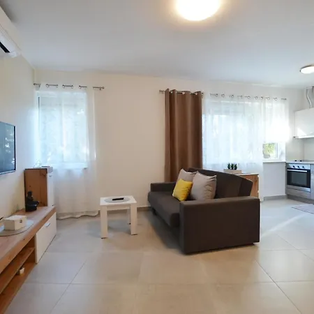 Apartment Irene *