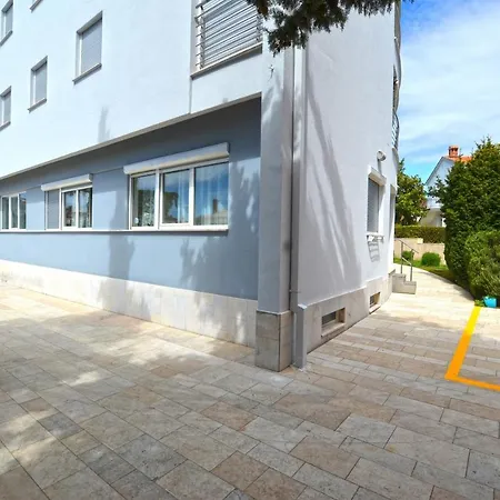 Irene Apartment *